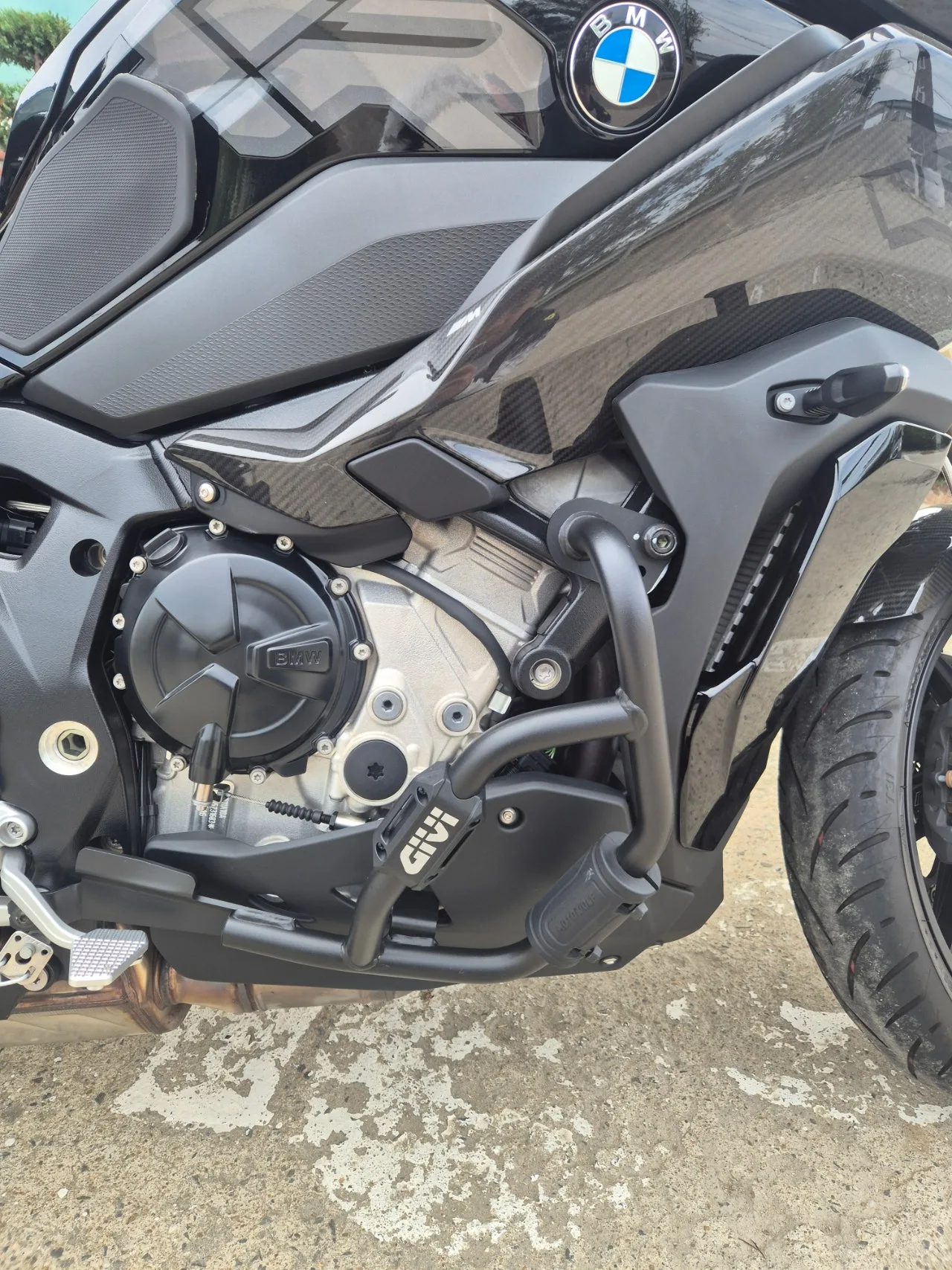 BMW S 1000 XR 카본패키지 로우서스버전 2023 블랙 사진 4