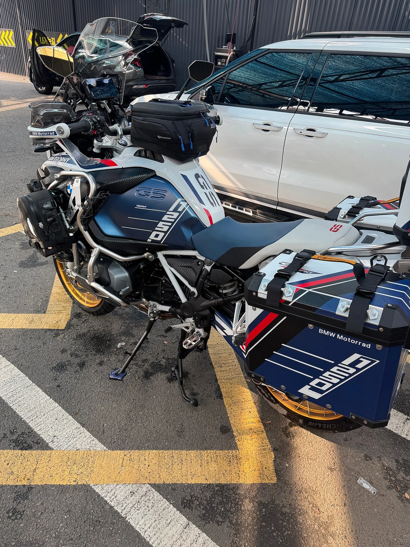 BMW R 1250 GS ADV 트로피 2023 화이트 사진 2