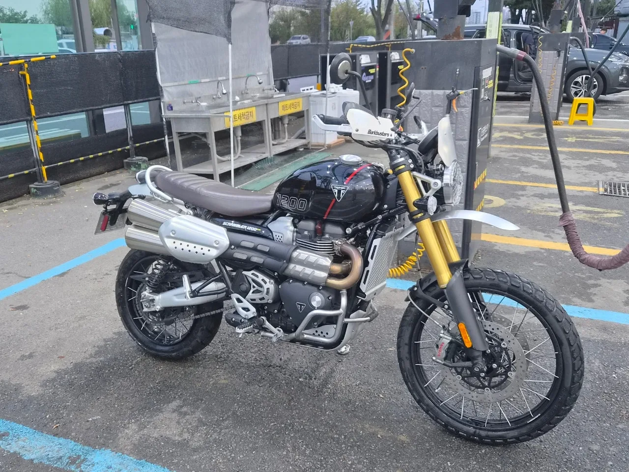 트라이엄프 스크램블러 1200 XE 2024 블랙 사진 1