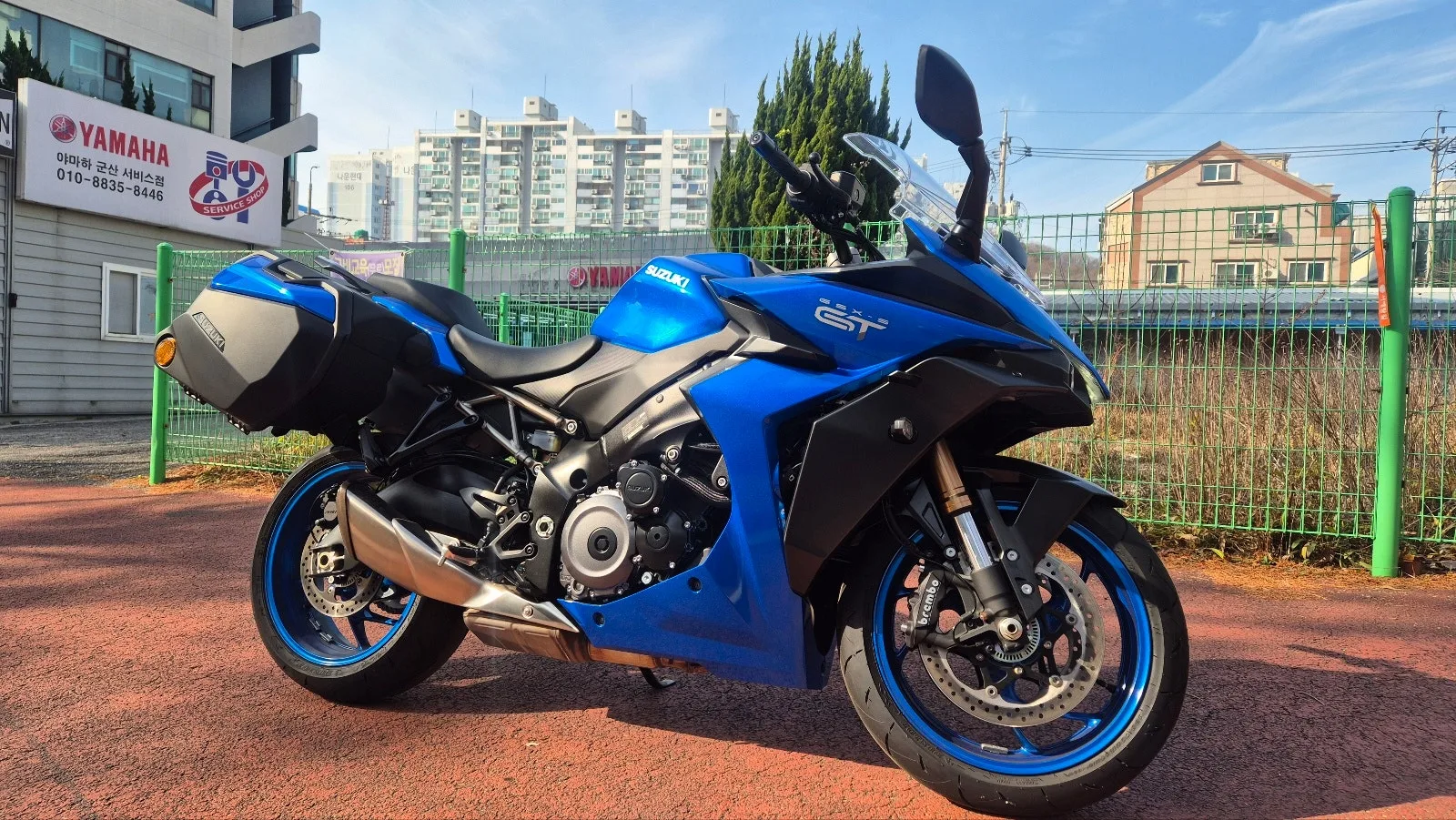 스즈키 GSX S 1000 GT 2024 메탈릭 트리톤 블루 사진 1