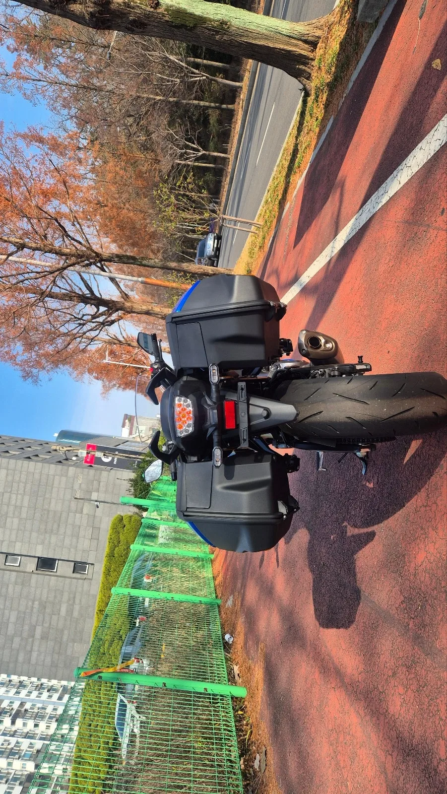 스즈키 GSX S 1000 GT 2024 메탈릭 트리톤 블루 사진 2