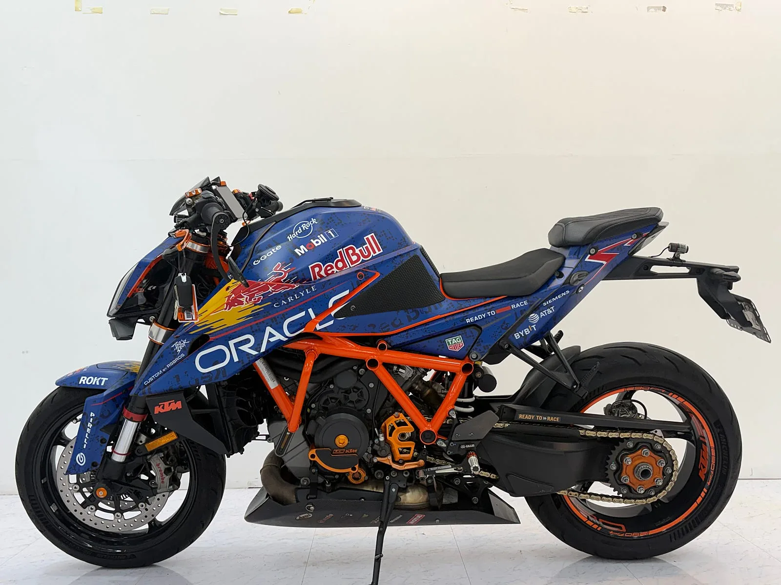 KTM 1290 슈퍼듀크 R 2021 블루 사진 2
