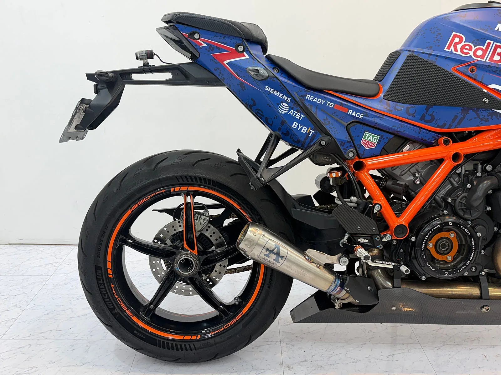 KTM 1290 슈퍼듀크 R 2021 블루 사진 6