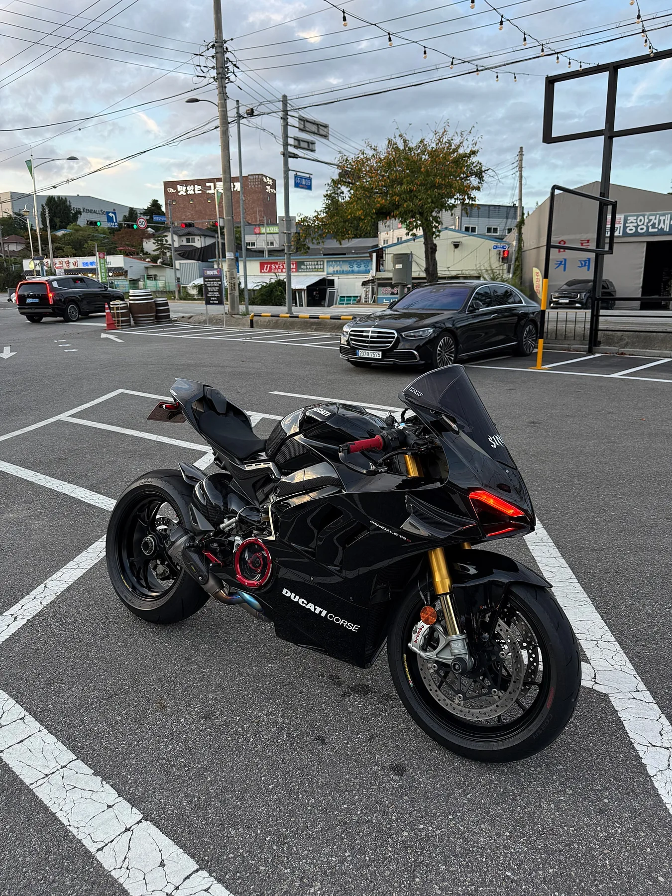 두카티 파니갈레 V4 S 2020 블랙 사진 1