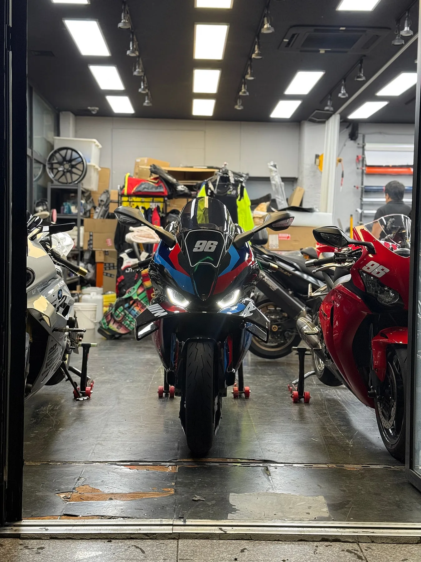 BMW S 1000 RR 레이스팩 2020 블랙 사진 2