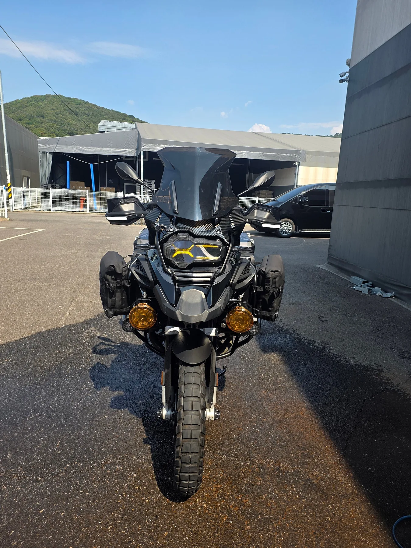 BMW R 1250 GS 2023 트리플블랙 사진 3