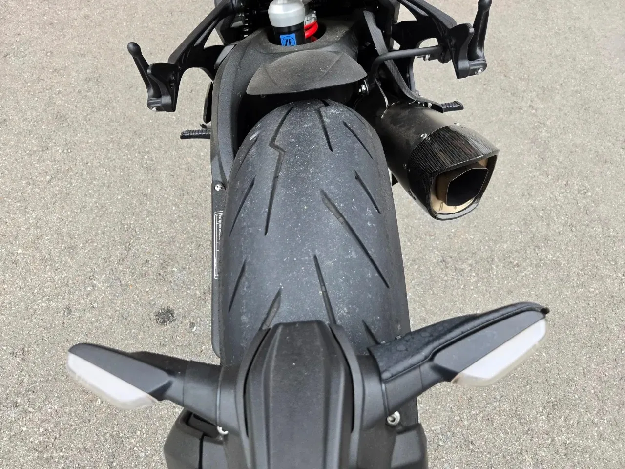 MV아구스타 브루탈레 800 RR 2024 검정 사진 8