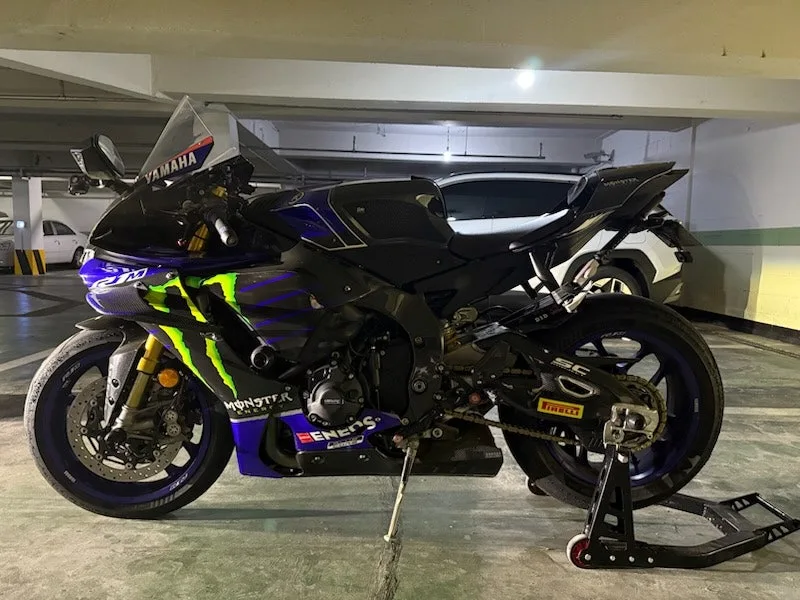 야마하 YZF R1 M 2023 블랙 사진 2