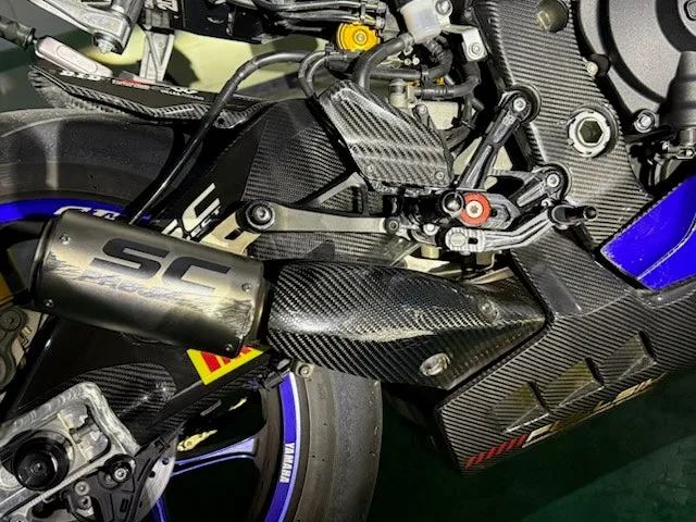 야마하 YZF R1 M 2023 블랙 사진 4