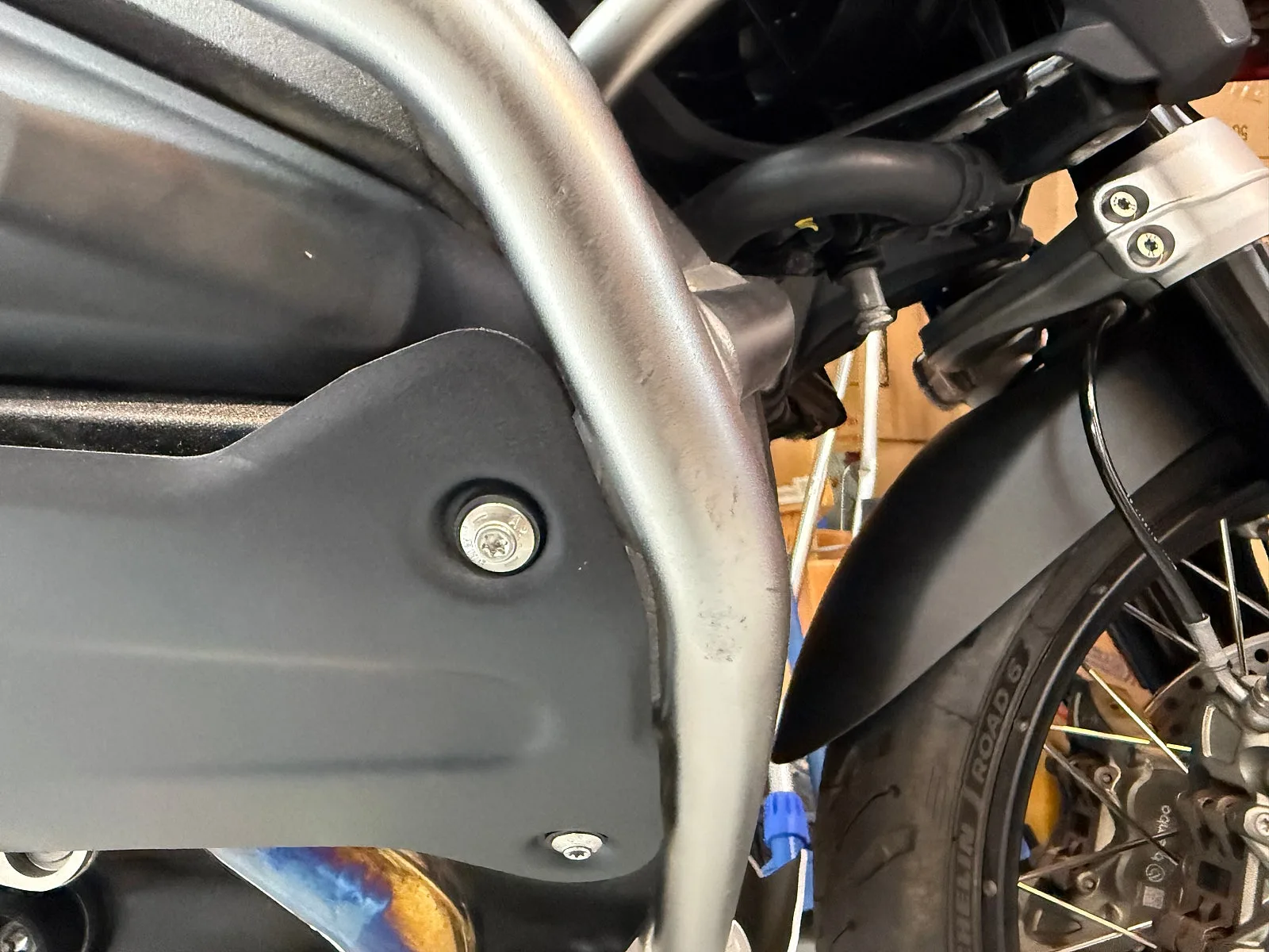 BMW R 1300 GS ENDURO 패키지 2025 레드 사진 8