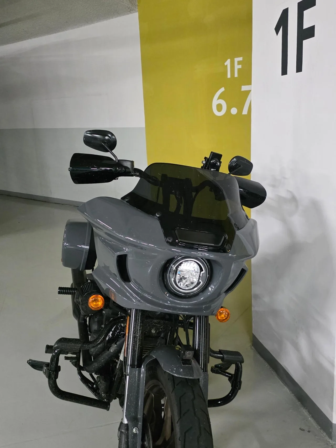할리데이비슨 로우라이더 ST 2022 건메탈 사진 1