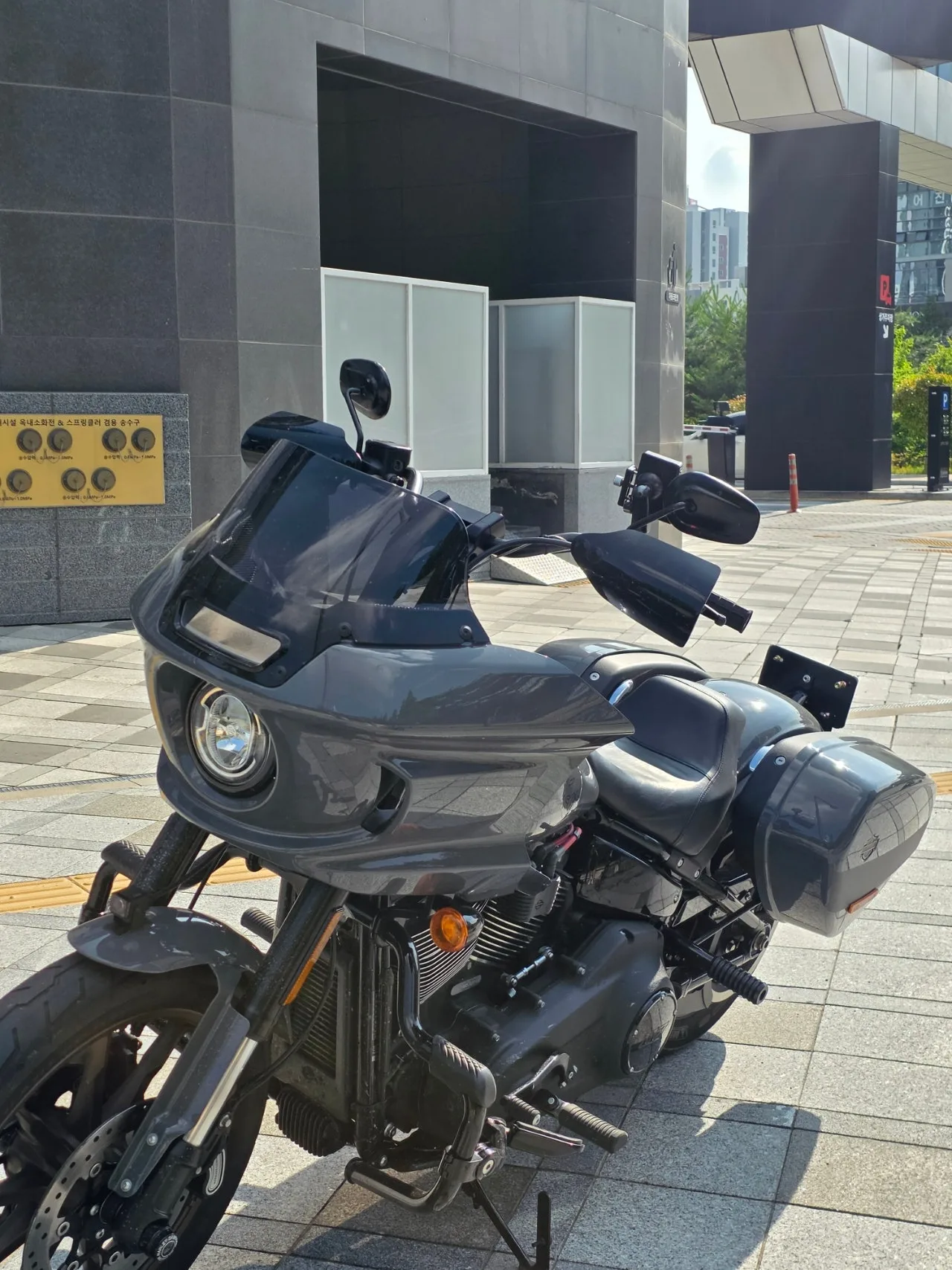 할리데이비슨 로우라이더 ST 2022 건메탈 사진 6