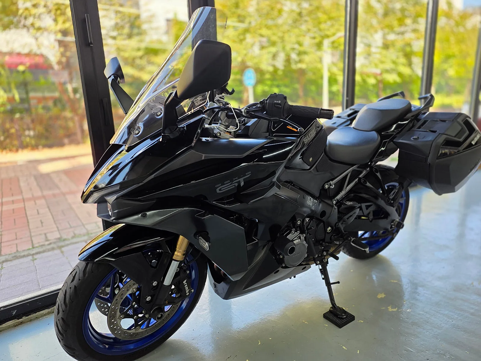 스즈키 GSX-S 1000 GT 2026 블랙 사진 5