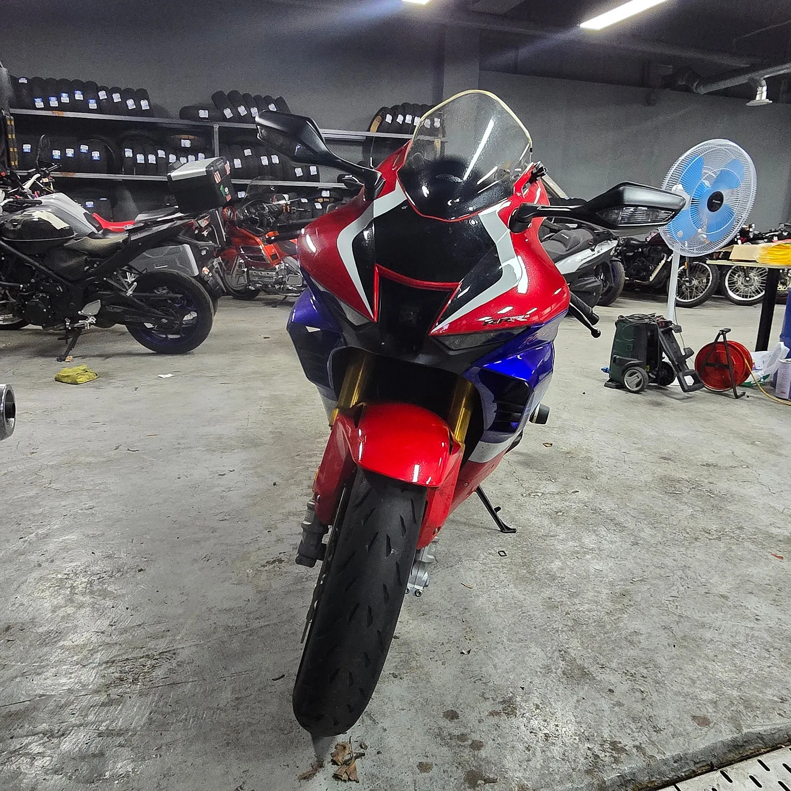 혼다 CBR 1000 RR SP 2021 레드 사진 1