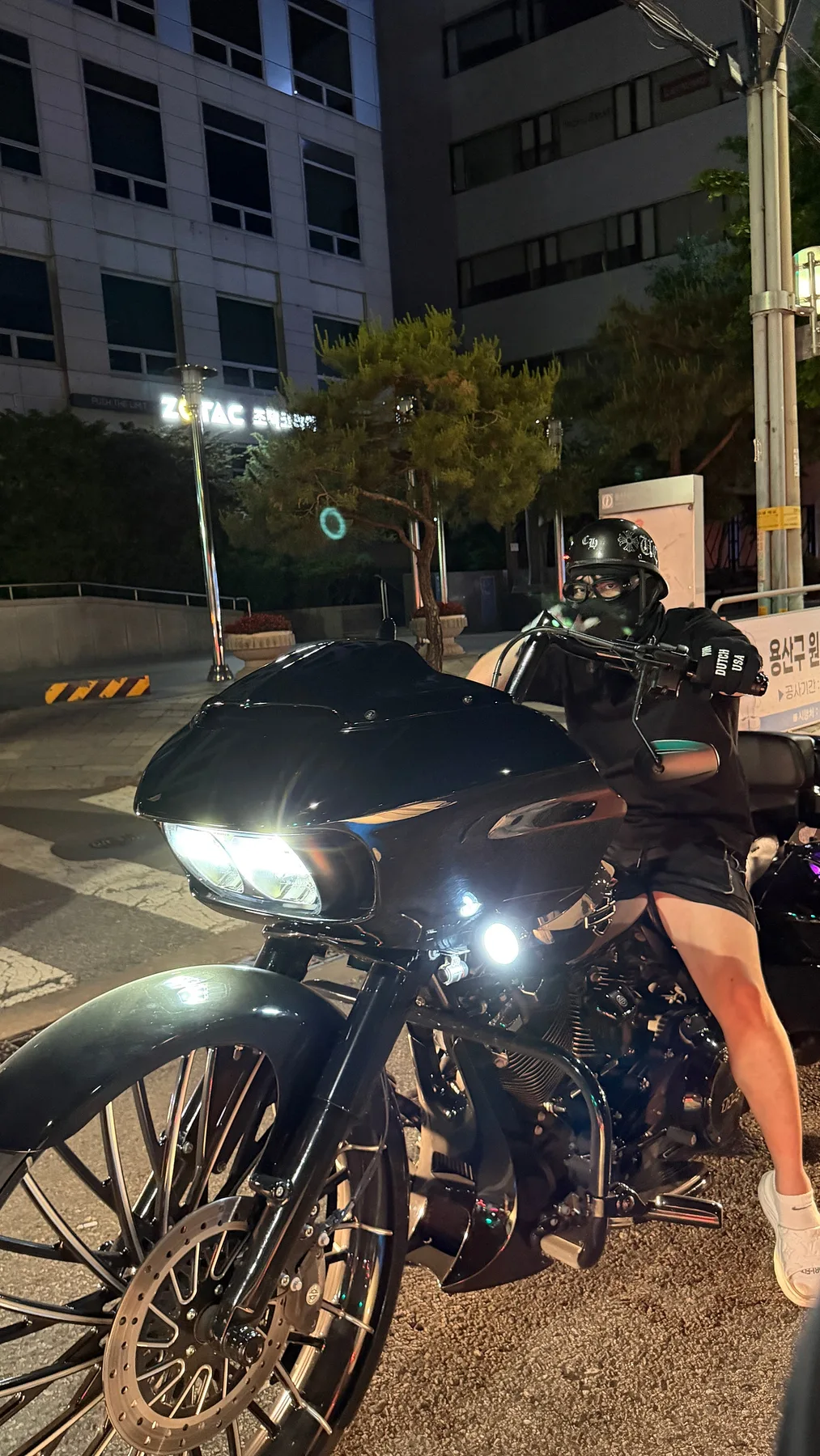 할리데이비슨 로드 글라이드 2021 블랙 사진 2