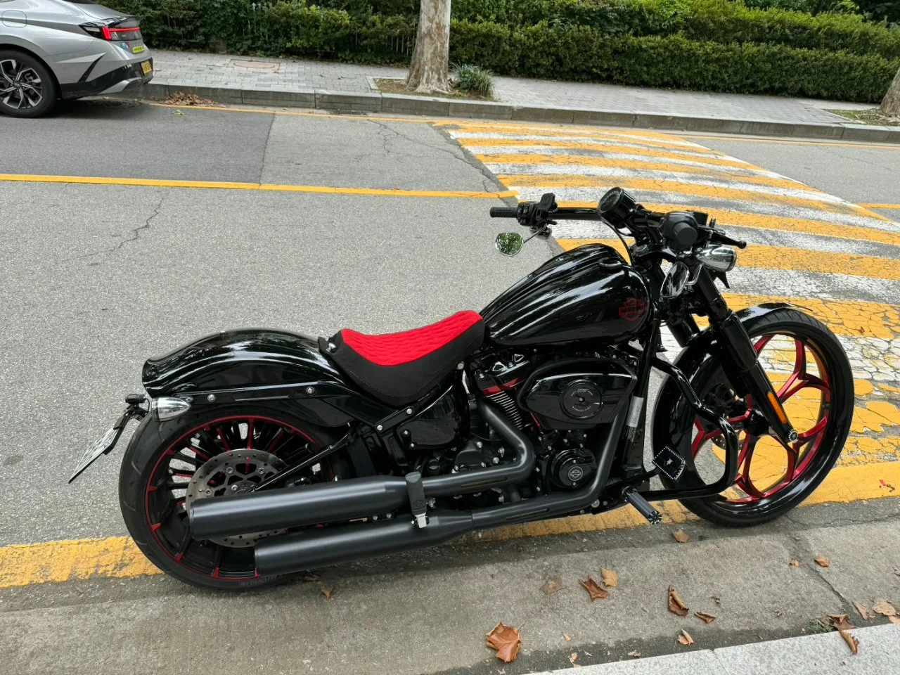 할리데이비슨 브레이크아웃 117 2025 블랙 사진 3