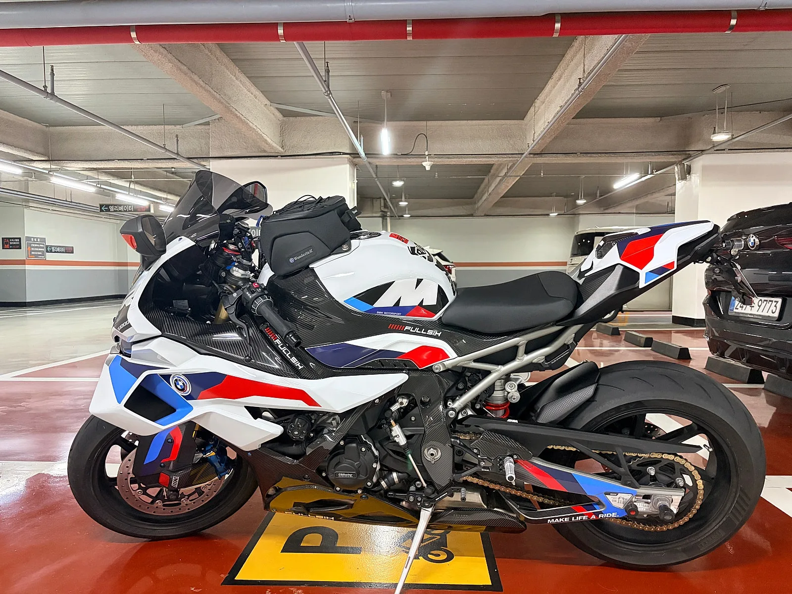 BMW S 1000 RR 2025 화이트 사진 3