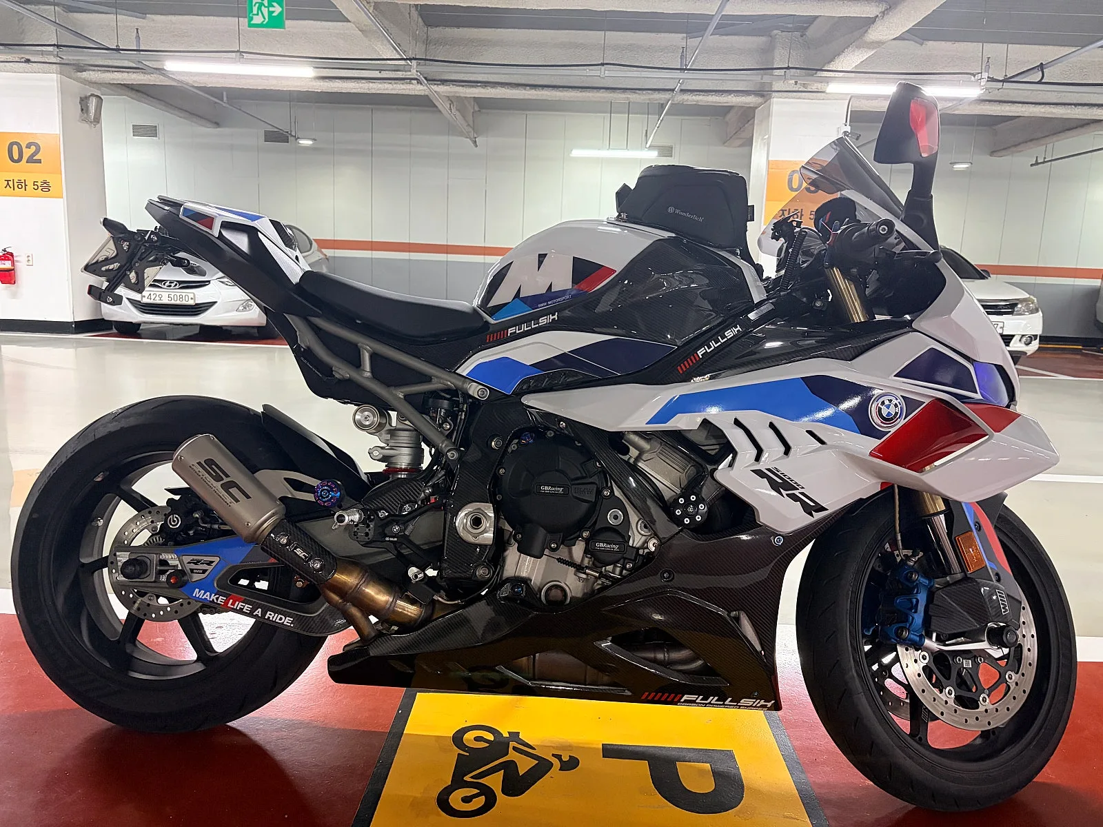 BMW S 1000 RR 2025 화이트 사진 4