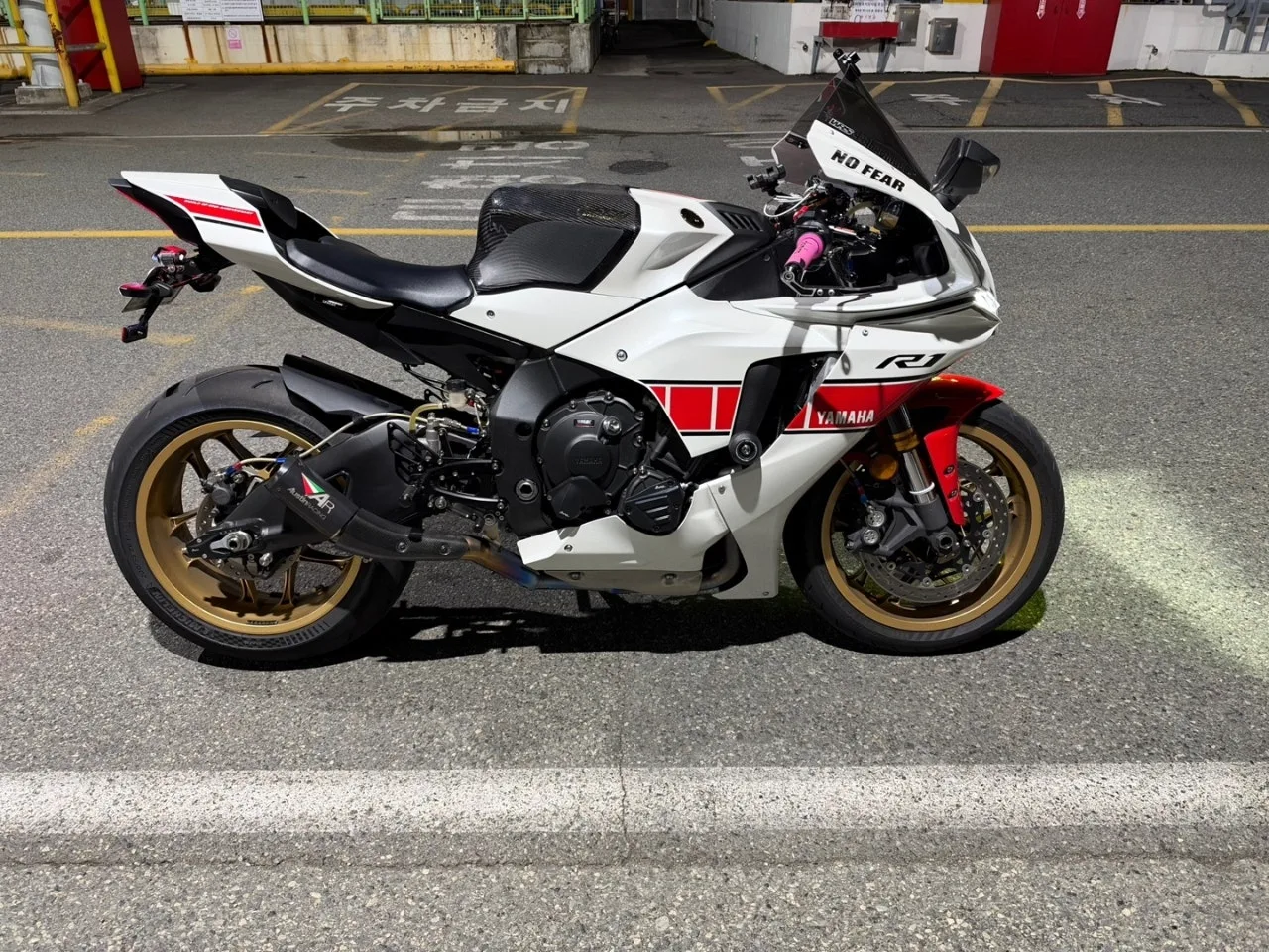 야마하 YZF R1 60주년 WGP 2022 2022 화이트 사진 3