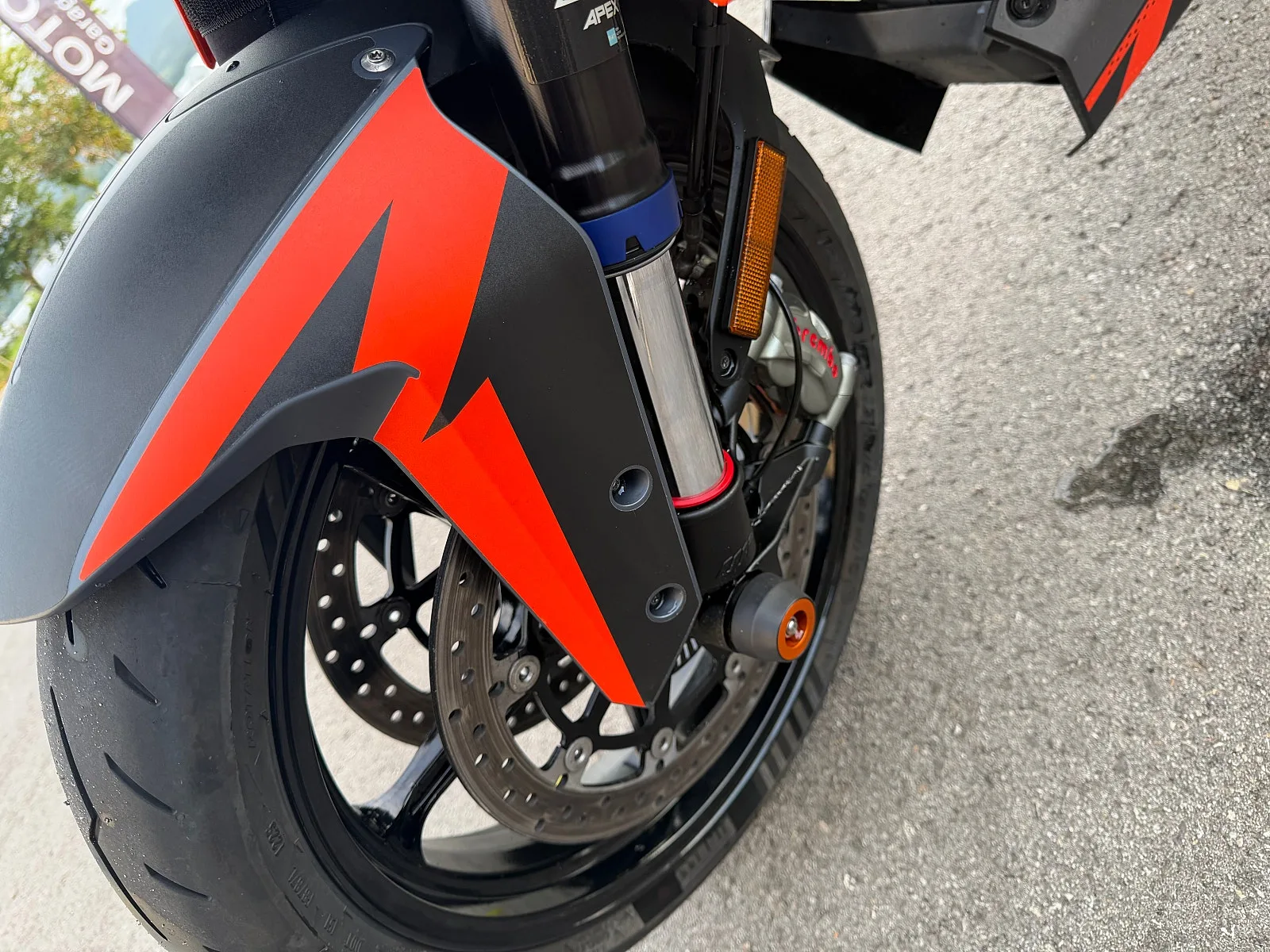 KTM 1290 슈퍼듀크 GT 트랙팩 2022 레드 사진 6