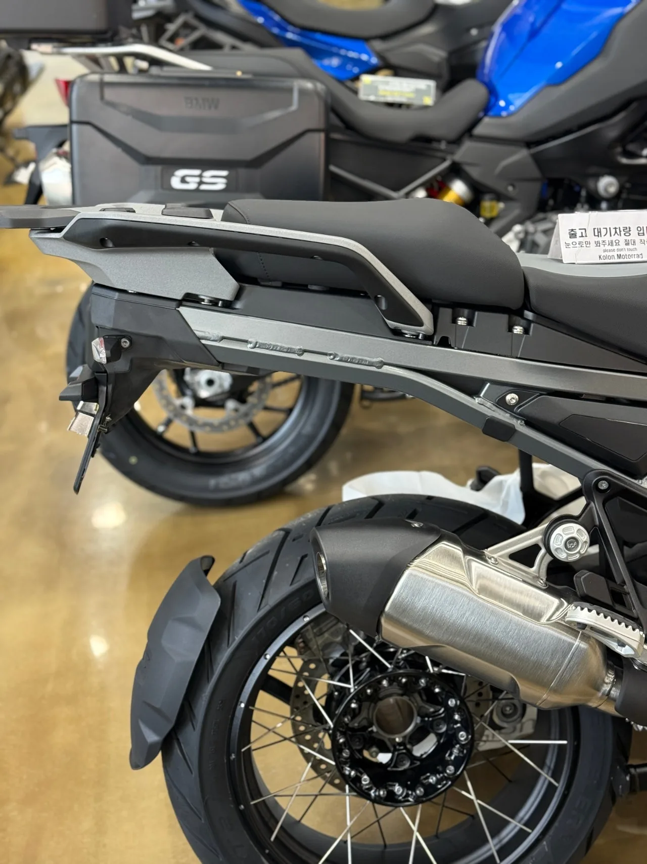 BMW R 1300 GS 어드방 ASA 2025 화이트 사진 5