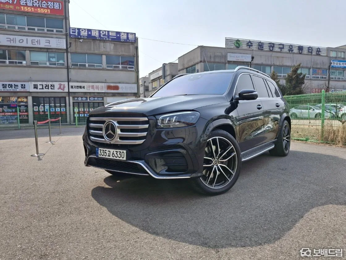 벤츠 GLS클래스 GLS 580 4매틱 2024 검정색 사진 2