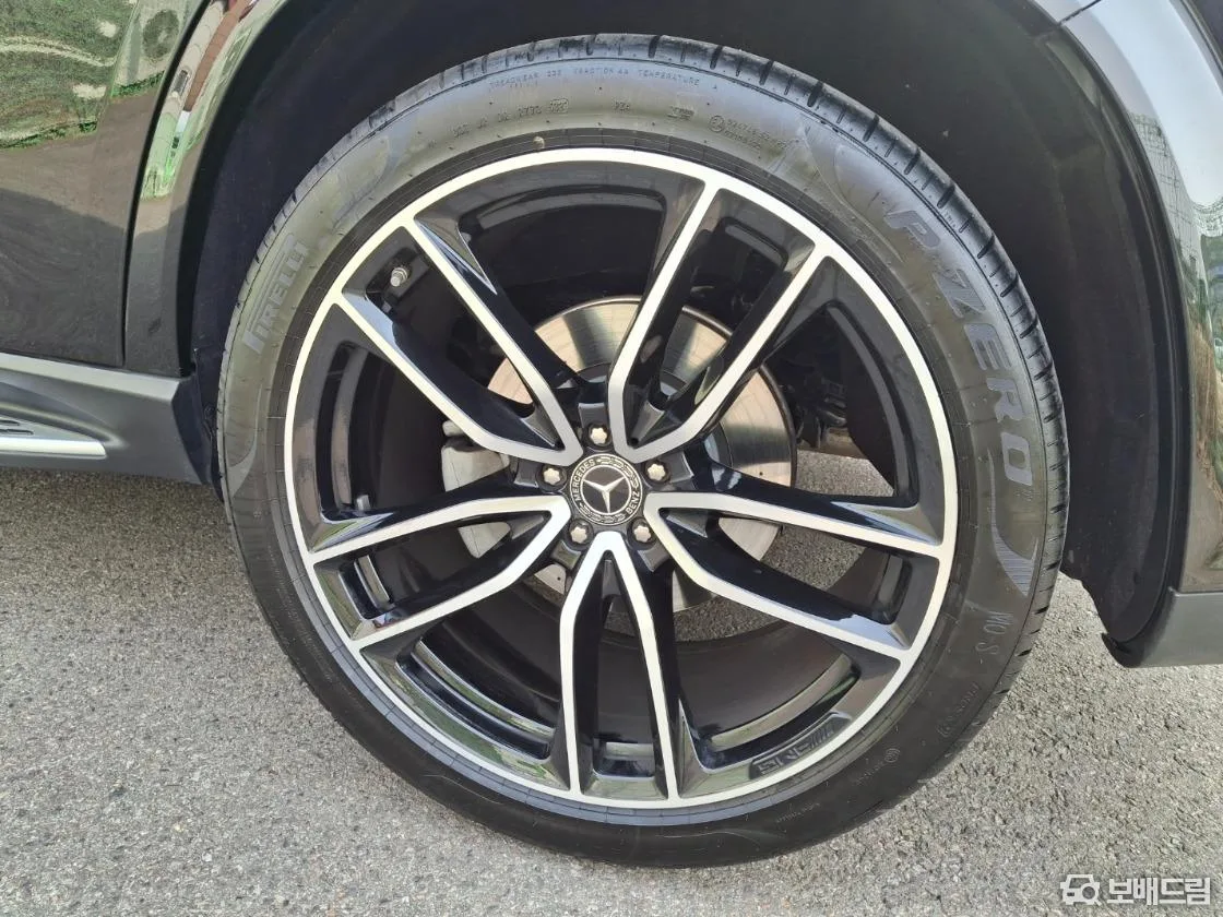 벤츠 GLS클래스 GLS 580 4매틱 2024 검정색 사진 5