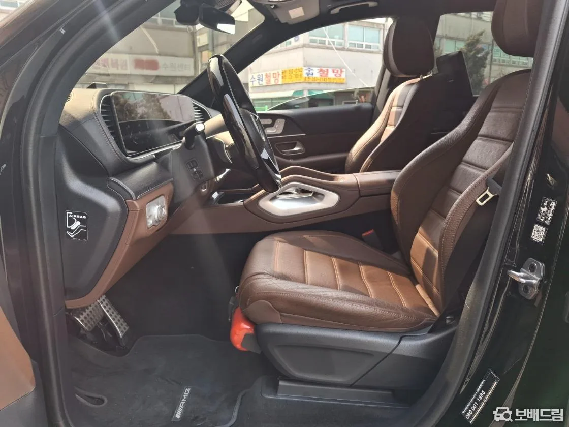 벤츠 GLS클래스 GLS 580 4매틱 2024 검정색 사진 8