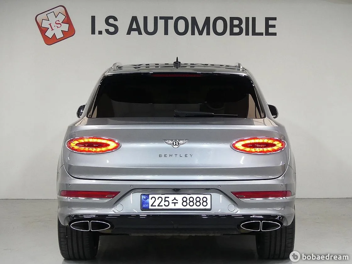 벤틀리 벤테이가 4.0 V8 퍼스트 에디션 2021 회색 사진 3