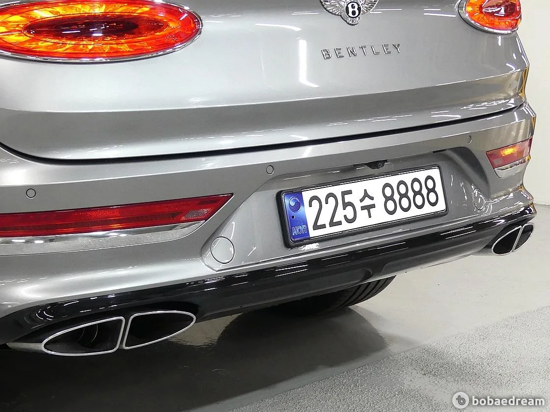 벤틀리 벤테이가 4.0 V8 퍼스트 에디션 2021 회색 사진 5