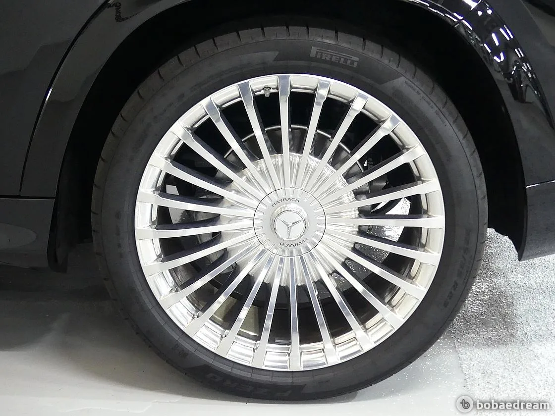 벤츠 마이바흐 GLS 600 4매틱 2025 검정색 사진 4
