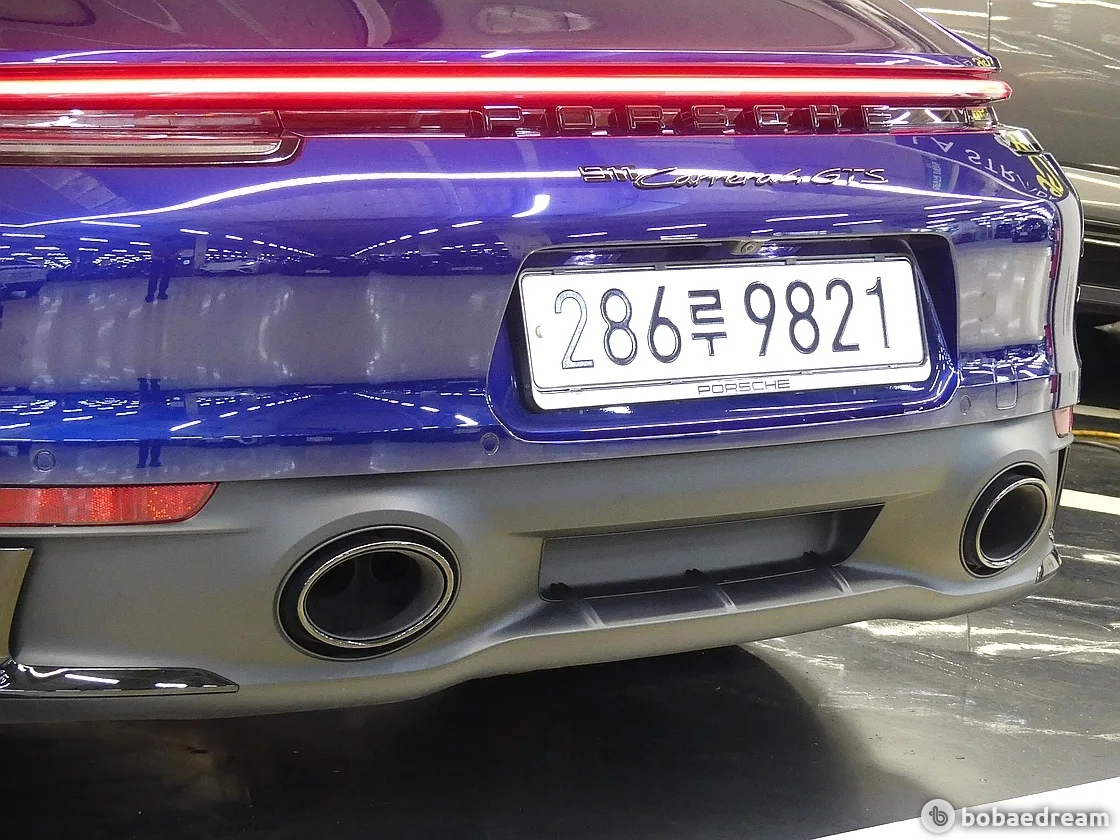 포르쉐 911 카레라 4 GTS 카브리올레 2024 네이비 사진 4