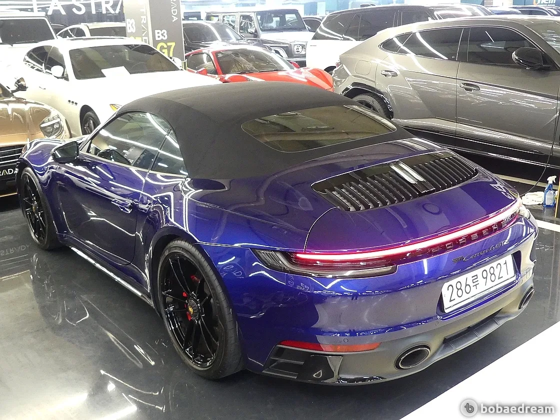 포르쉐 911 카레라 4 GTS 카브리올레 2024 네이비 사진 5