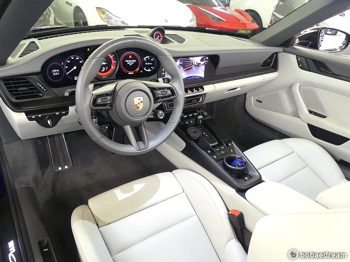 포르쉐 911 카레라 4 GTS 카브리올레 2024 네이비 사진 7