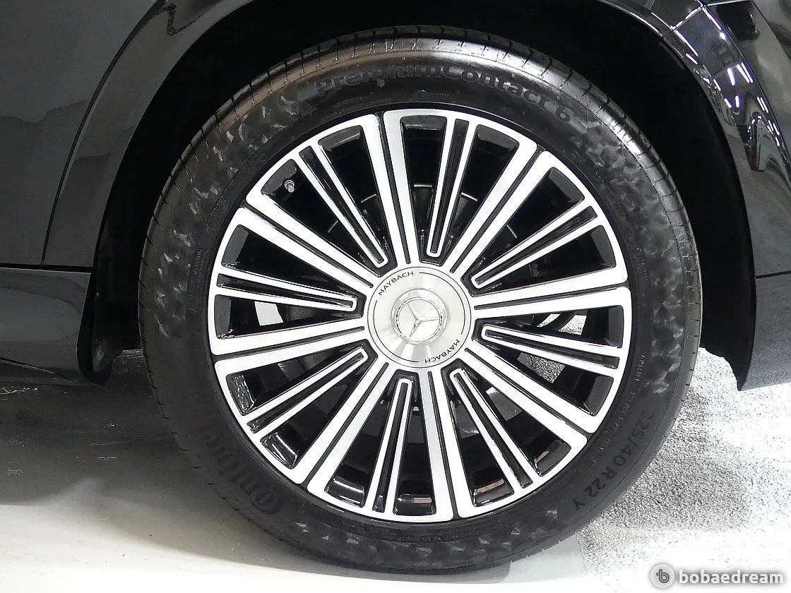 벤츠 마이바흐 GLS 600 4매틱 마누팍투어 2023 마끼아또 베이지 사진 4