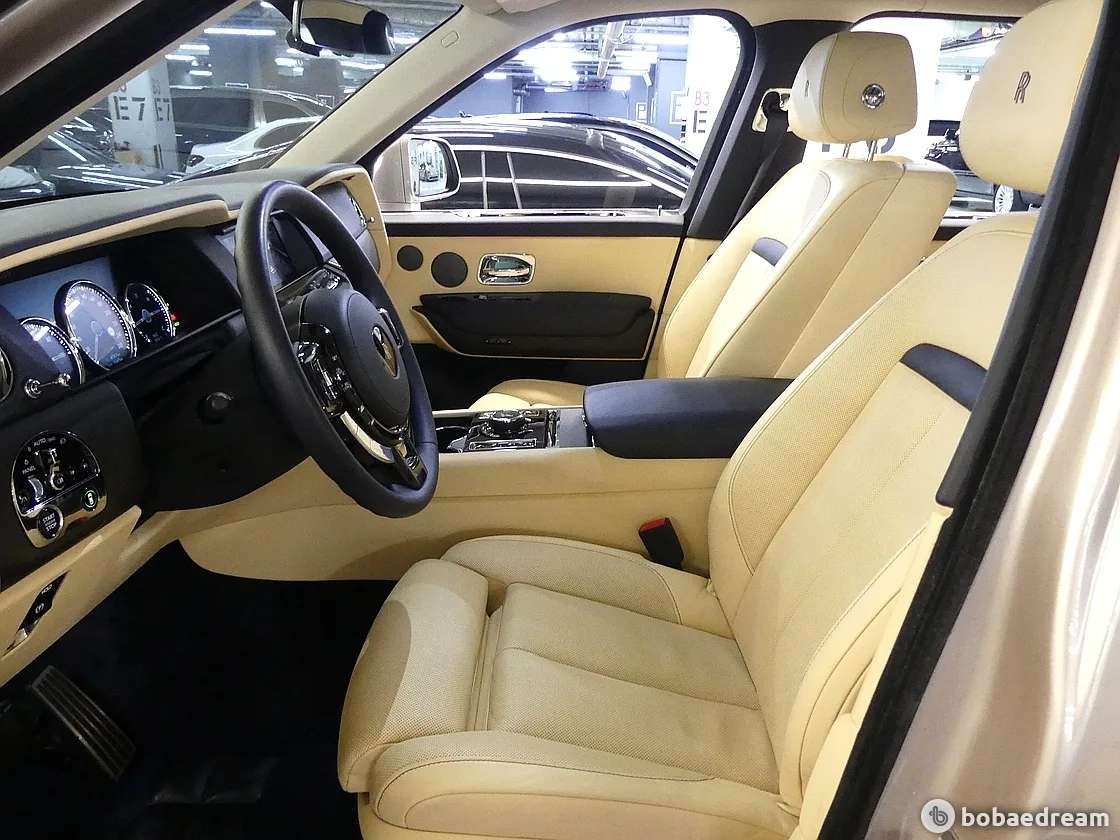 롤스로이스 컬리넌 6.7 V12 2022 실버 사진 8