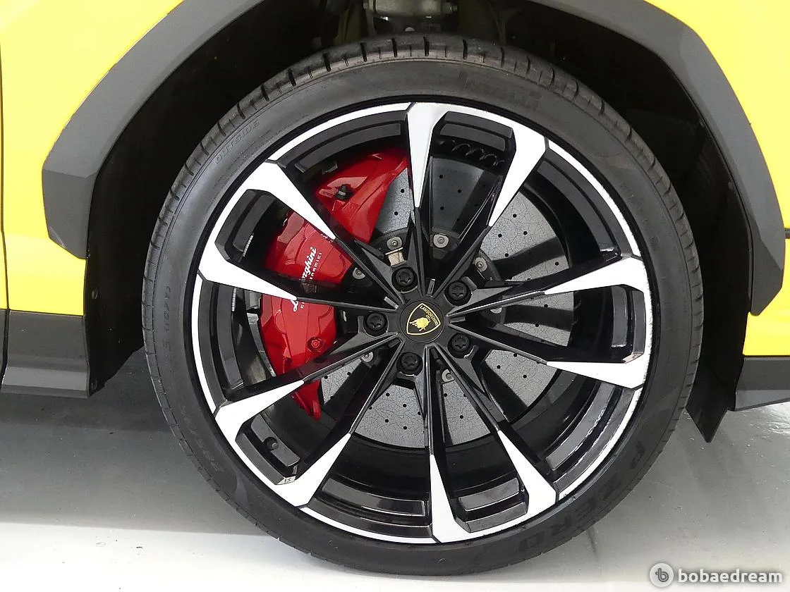 람보르기니 우루스 4.0 V8 S 2024 옐로우 사진 4