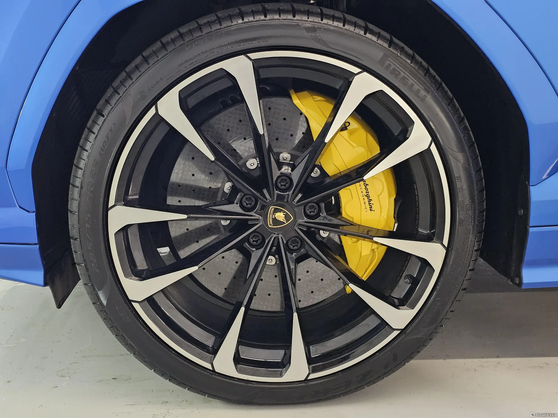 람보르기니 우루스 4.0 V8 2021 파란색 사진 4