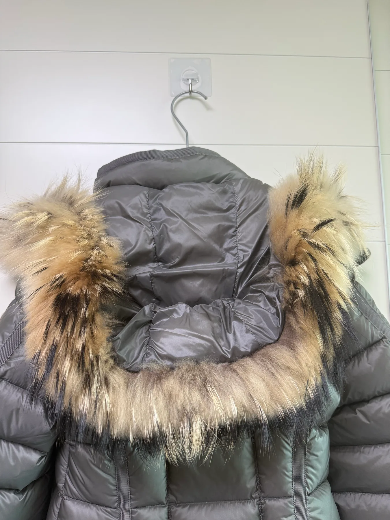 몽클레르 몽클레어 헤르민퍼 그레이 리얼퍼 사진 3