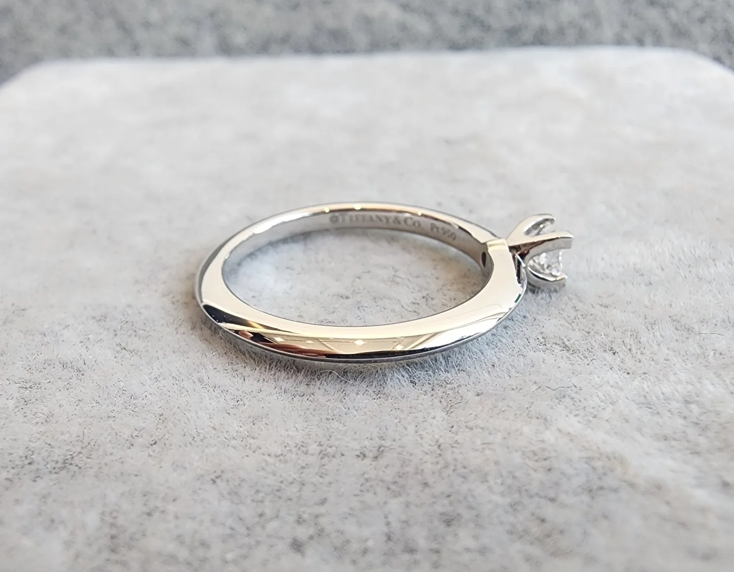 티파니앤코 (정품) 트루 다이아몬드 웨딩 링 0.19ct 사진 8