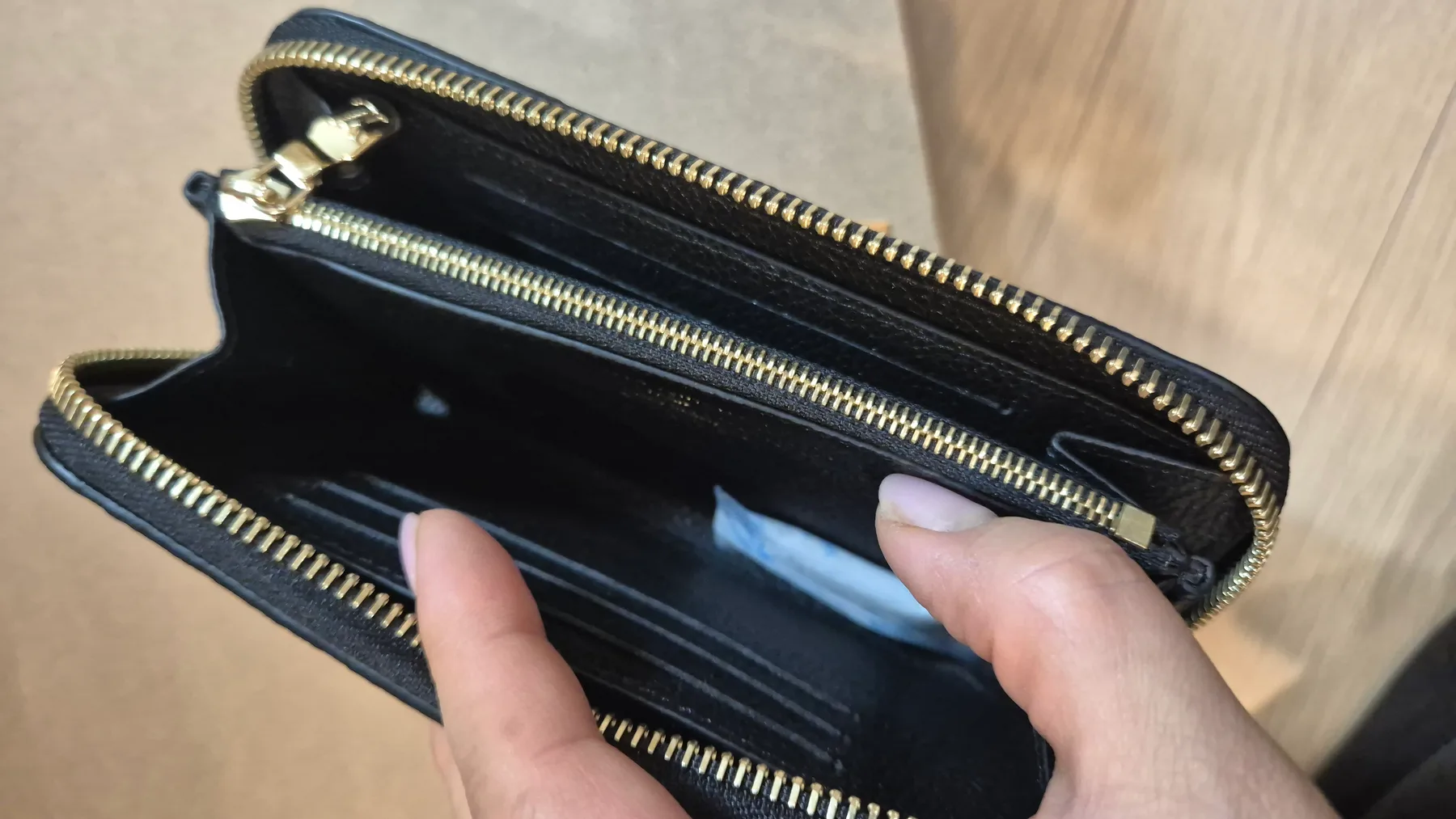 루이비통 루이비통앙프렝뜨마고 컴펙트지갑 사진 4