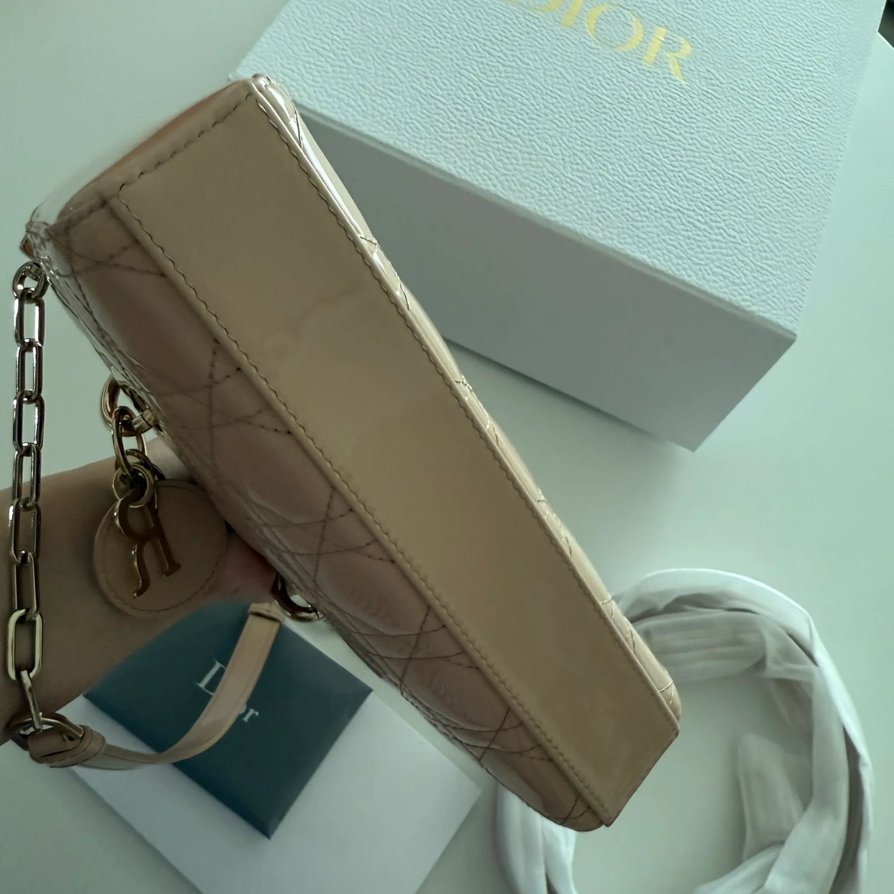 디올 레이디 디 조이 스몰 백 M0613ONGE M09N 사진 7