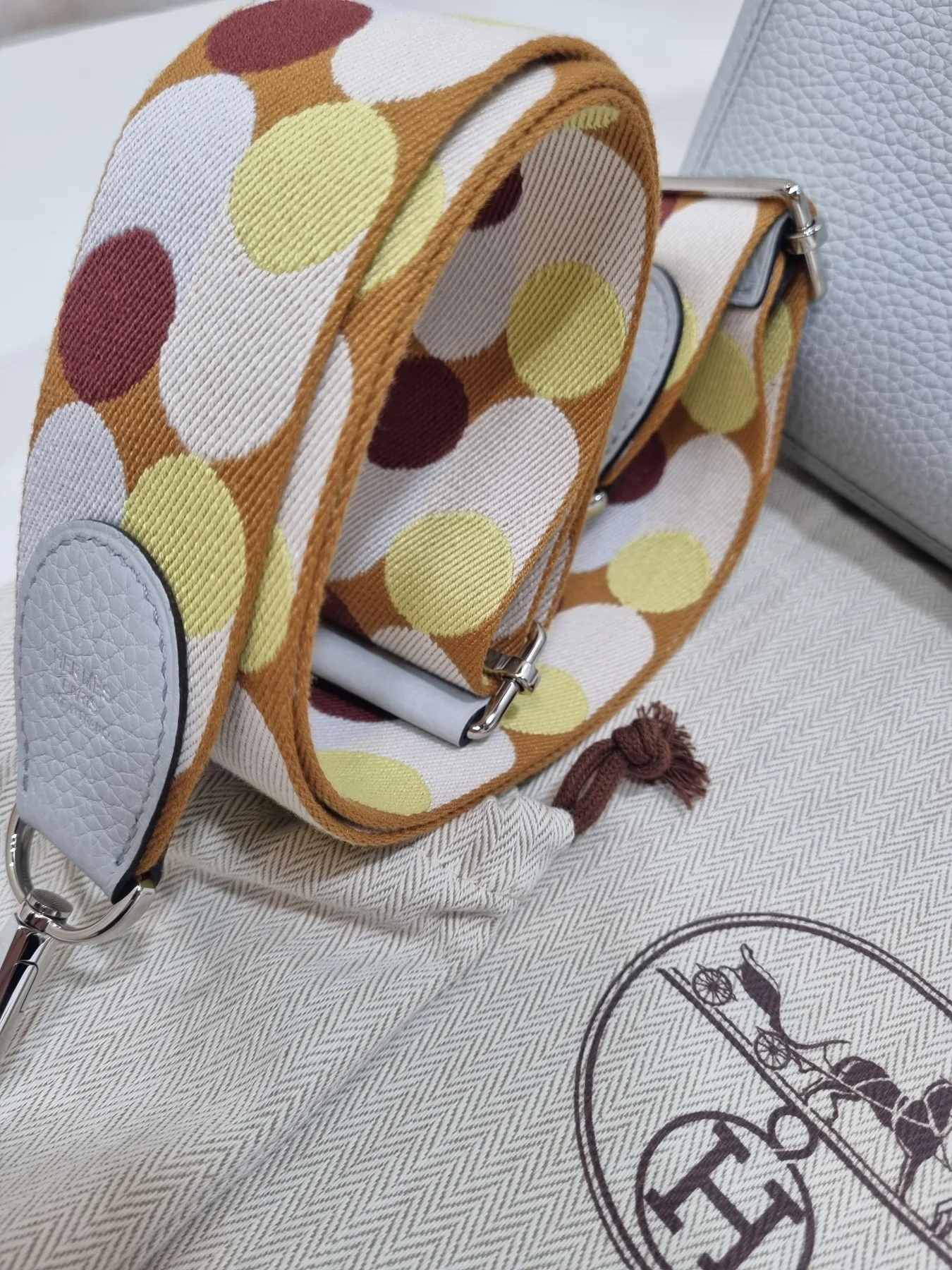 에르메스 에블린 클레망스 블루페일 H082944CKAH Z각 사진 4