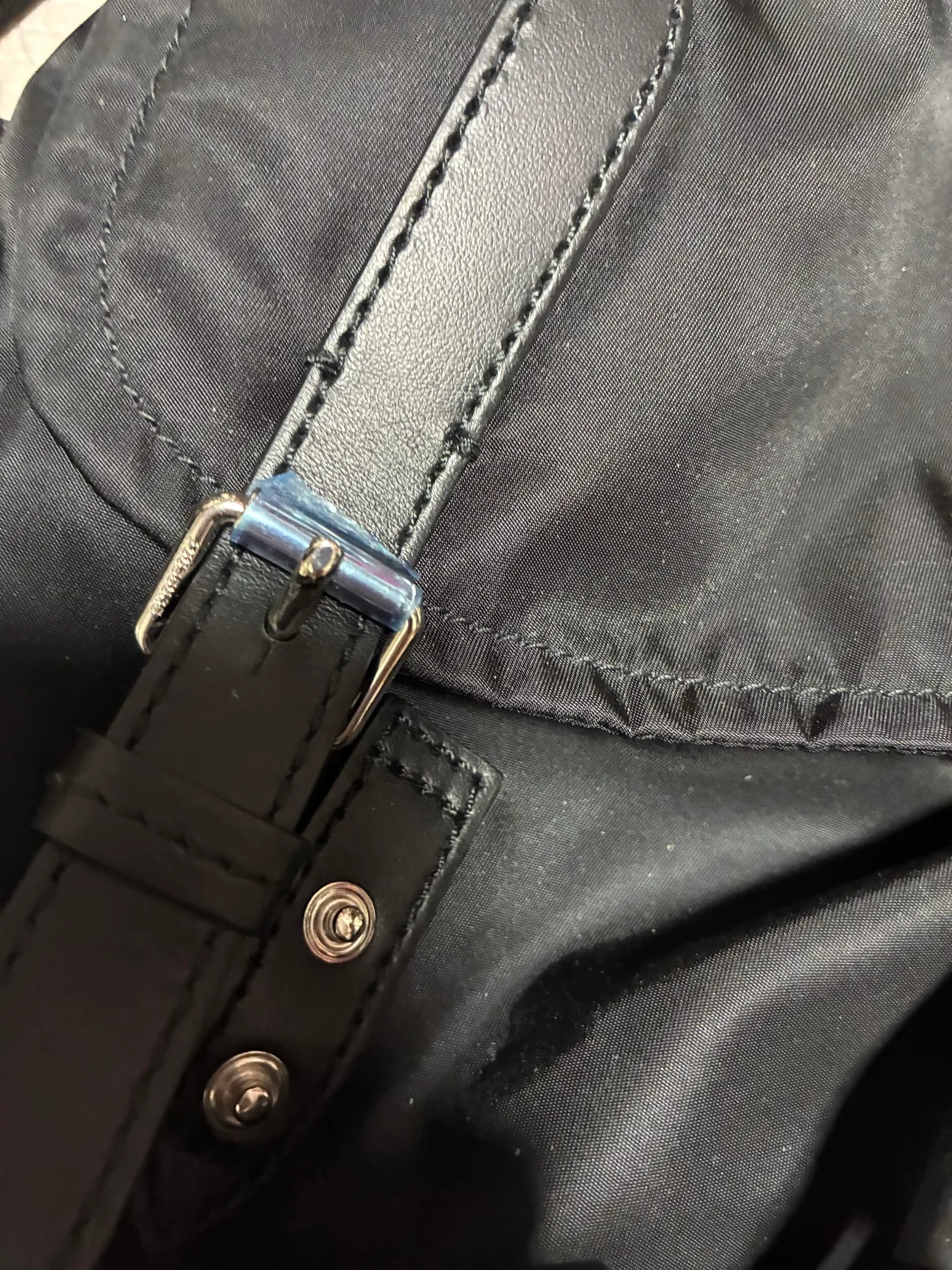 버버리 로고 프린트 나일론 백팩 8063495 사진 5