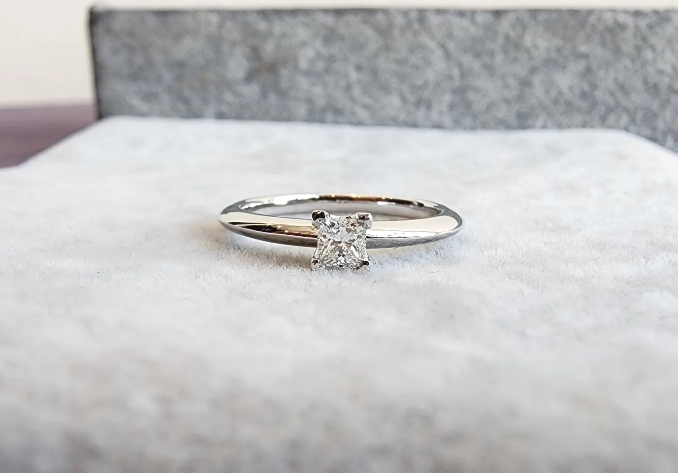 티파니앤코 (정품) 트루 다이아몬드 웨 딩링 0.20ct 사진 4