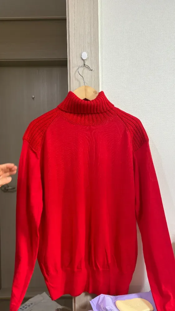 루이비통 터틀넥 사진 1