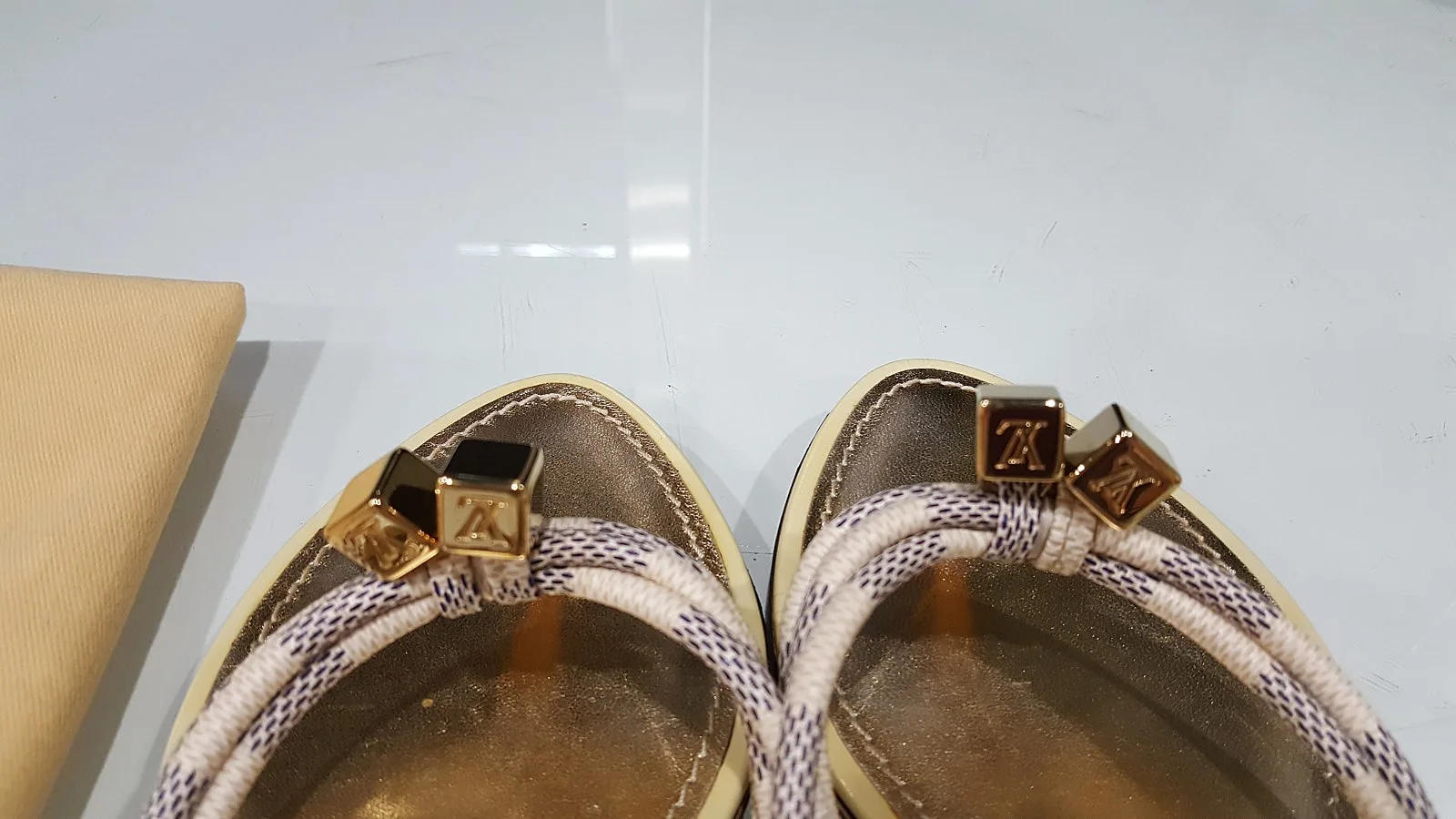 루이비통 쪼리 샌들 35(220) 사진 4
