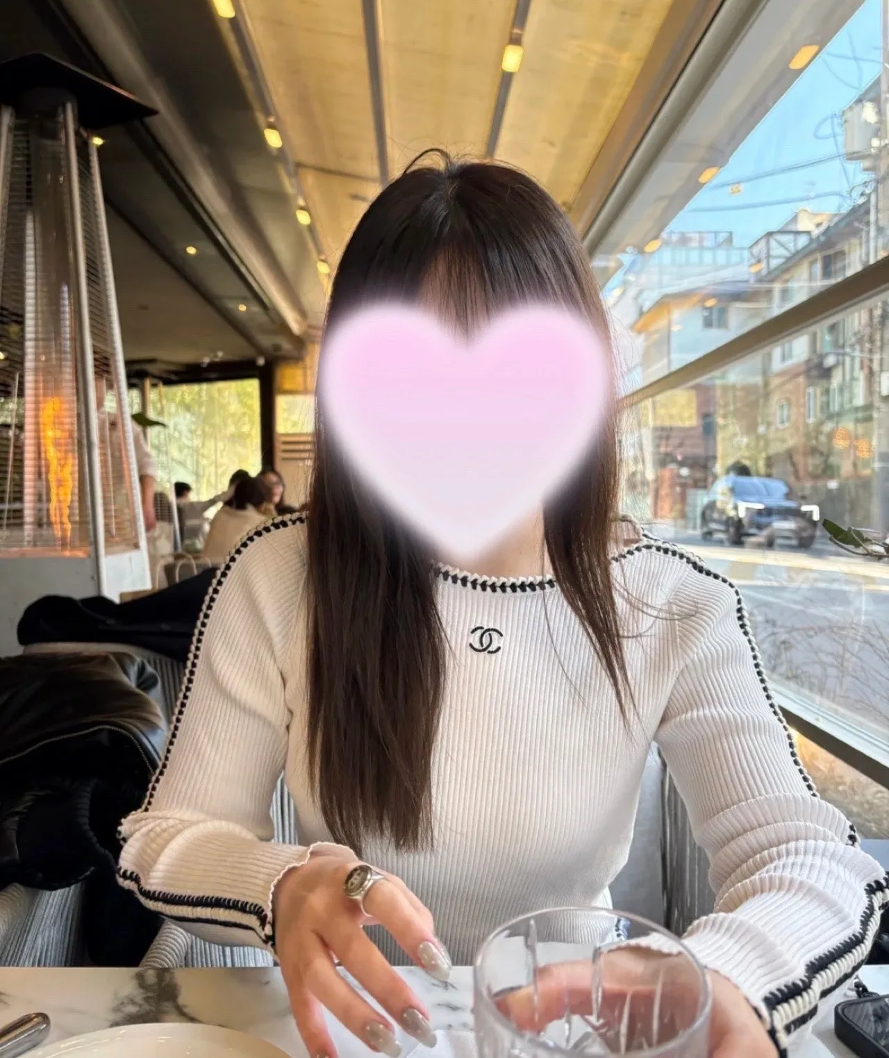 샤넬 로고 니트 사진 2