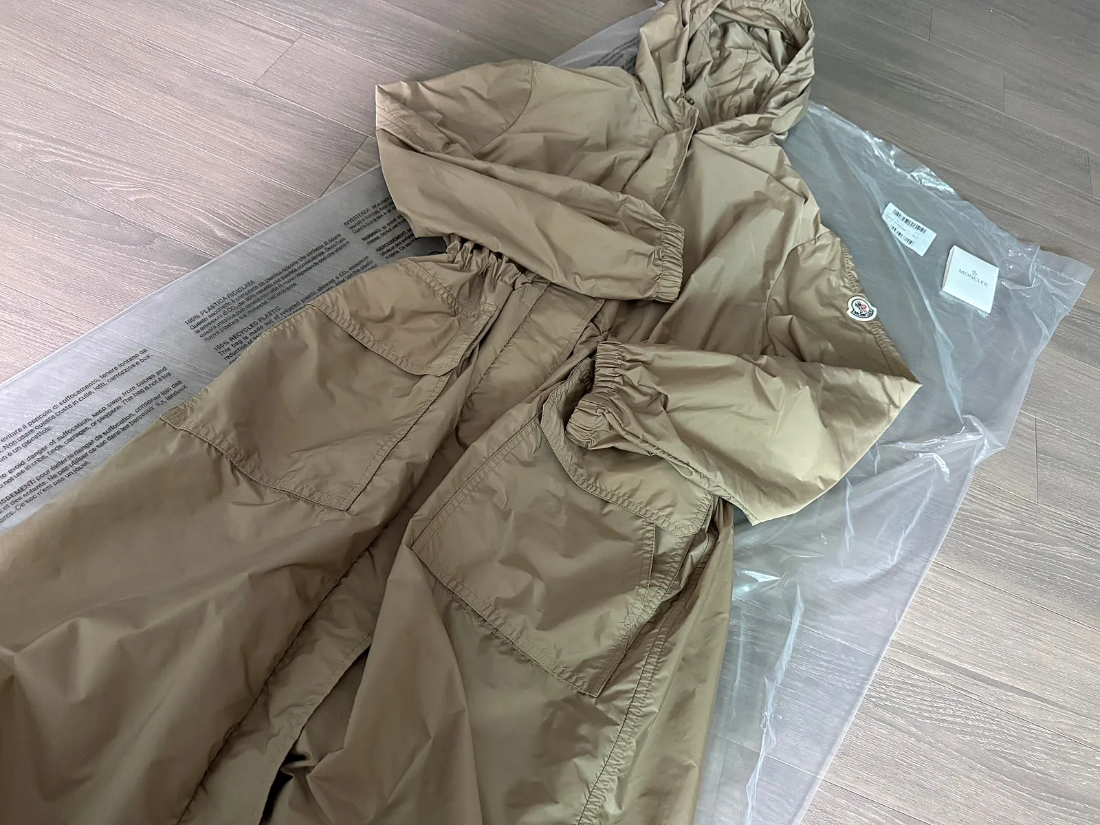 몽클레르 바람막이 히에옹고스