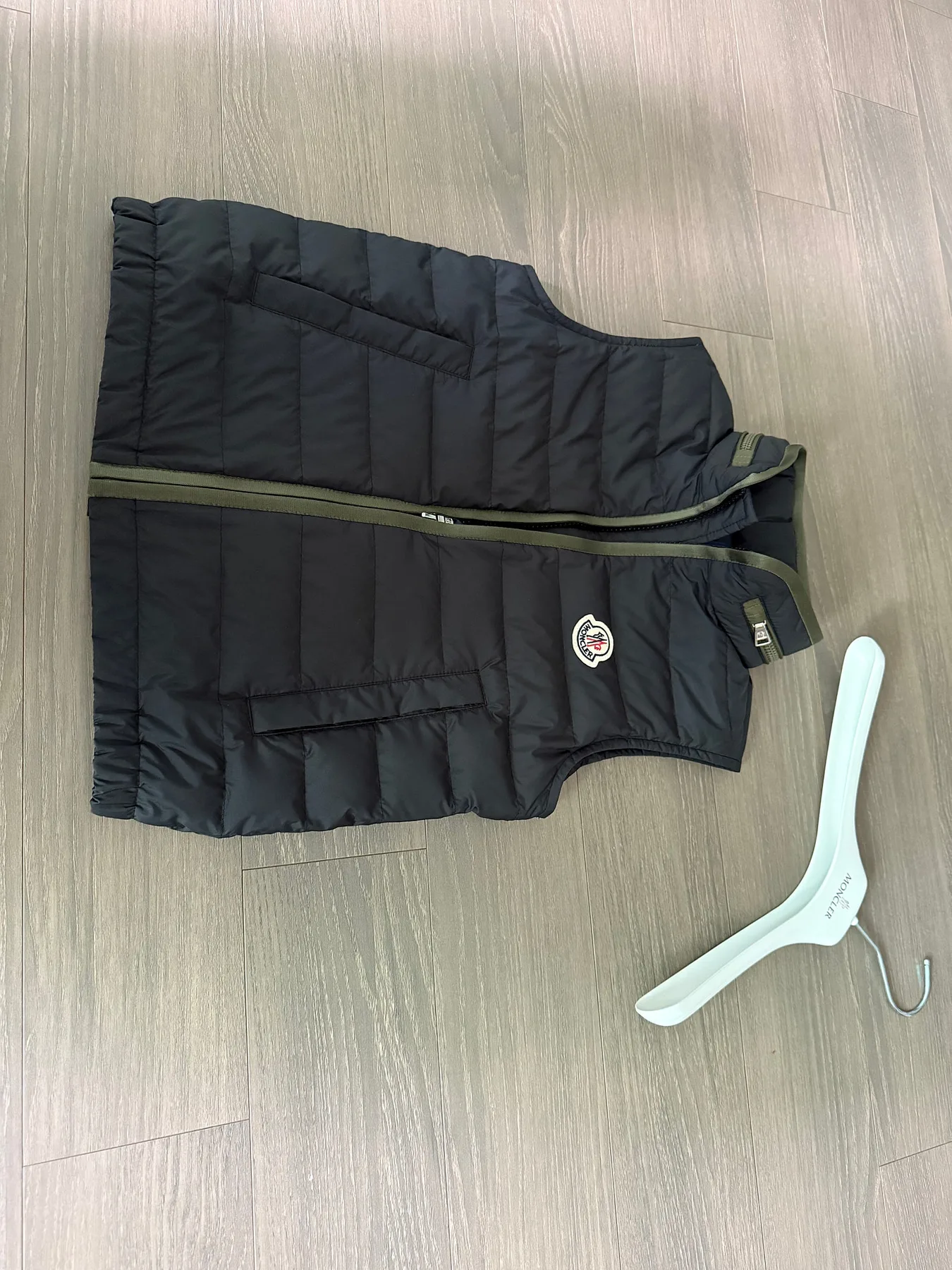 몽클레르 Ayten 다운재킷 8Y